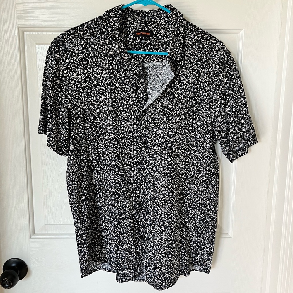 Mens Small button up shirt